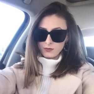 Meet your Posher, Angela